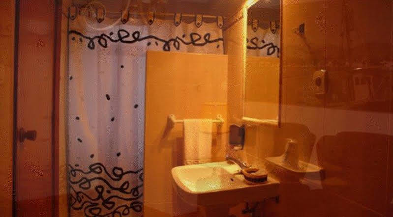 Hostal Cabrera Motril Exterior photo